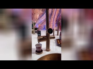 free итальянская фирма gessi скрестила смеситель с кофеваркой слева у крана есть специальный отсек куд hd