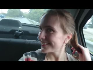 free русская вебкамщица стримит для своих англоговорящих подписчиков прямо из салона такси hd