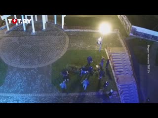 free в сети появилось видео как похожий на шакуту человек нападает сзади на беларуса hd