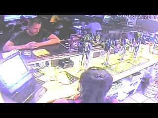 free полицейские устанавливают личность причастного к краже сотового телефона в баре на улице свободы hd