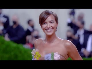 free как создавалось голое платье ирины шейк для met gala 2021 vogue россия hd