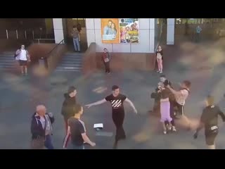free 16 18 летние любители рэпа избили петербургских рок музыкантов 29 летнего мужчину и 31 летнюю беременную женщину hd