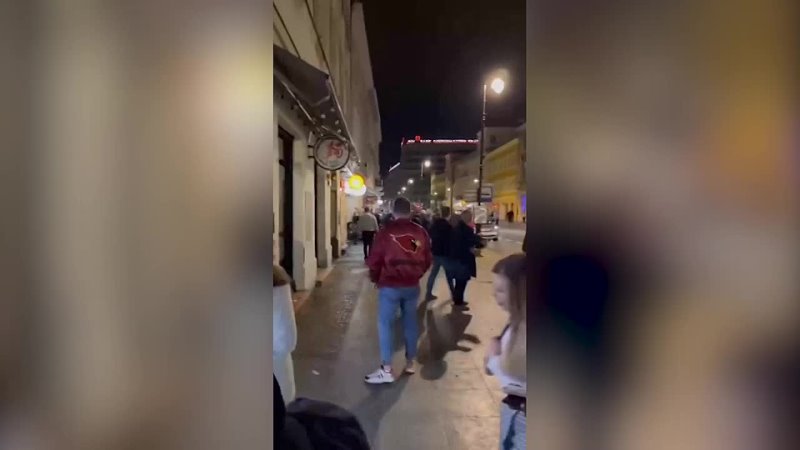 free толпа пьяных украинских беженцев зарезала поляка на улице в варшаве hd