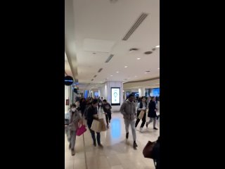 free в торговом центре парижа в районе ла дефанс прозвучали выстрелы hd