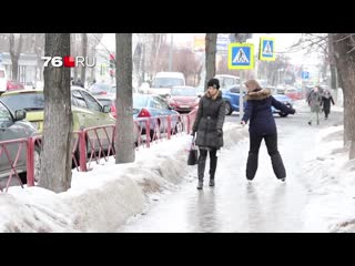 free журналистка в ярославле прокатилась на коньках по тротуару hd