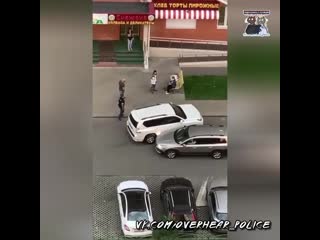 free москвичи около четырёх часов не пускали пьяного водителя за руль hd