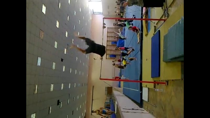 free не порно солнышко турник и брусья паркур фриранfreerun воркаутghetto workout underways турникмены hd