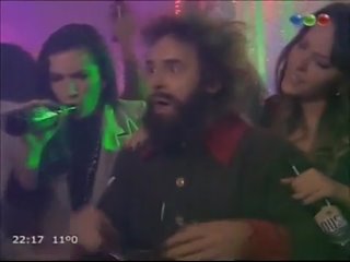 free война соседей тука встречается с лукасом и паломой в клубе отрывок из сериала hd