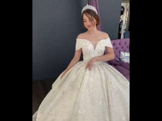 free melisa одно из тех легендарных платьев которые не задерживаются в салоне дольше чем на неделю получили в размерах 40 hd