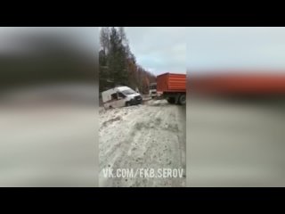 free машина скорой помощи улетела в кювет с беременными на борту hd