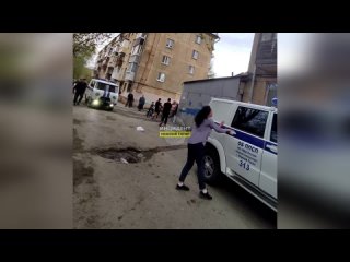 free 18 вооружены и очень опасны в нижнем тагиле компания молодые чуть до смерти не забила мужчину сделавшего им замечание hd