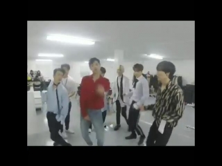 free 180411 smtown ig smtown도 두바이에서 다 함께 으른으쓱 challenge 뜨거운 태양도 이겨낸 댄스 열정 으른으쓱 challen hd