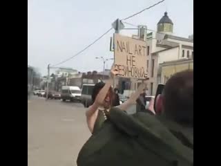 free раздетая девушка в центре ульяновска требовала называть её мастером маникюра hd