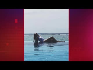 free муцениеце похвалилась большой грудью в майке без лифчика hd