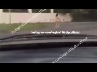 free в казани голая девушка с метлой пыталась забежать в монастырь hd