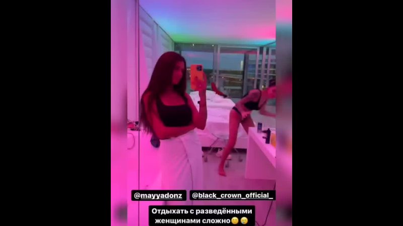 free ирина пинчук показывает как отдыхают её разведенные подруги майя и таня в турции в отеле для взрослых hd