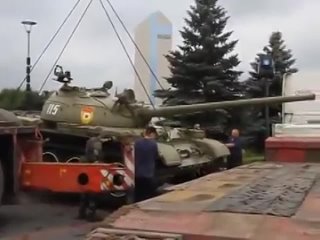 free украина донецк из музея вывезли танк т 54 для доработки и отпраи на фронт hd