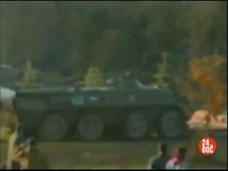 free спецназ витязь на бтрах пытается прорваться к белому дому на перерез колонне москва октябрь 1993 г hd