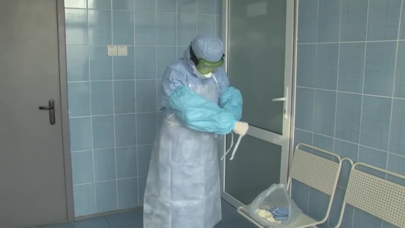 free в таком должны работать медики с корона вируснымиа не в марлевых масках и перчатках hd