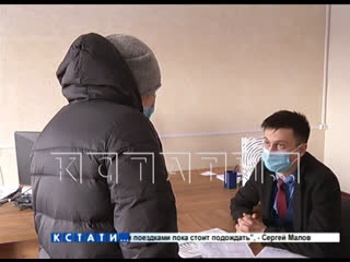 free разгневанные клиенты ставшие жертвой автосалона со скандалом пытаются вернуть свои деньги hd