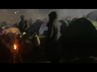free часть беженцев осталась в лагере у погранперехода hd