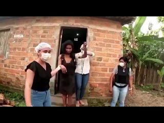 free в бразилии мать 20 лет держала свою дочь в клетке морила голодом и избивала hd