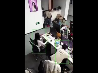 free см офисная жизнь в китае напоминает тюрьму при покидании рабочего места ии камеры начинают отсчёт времени этот hd