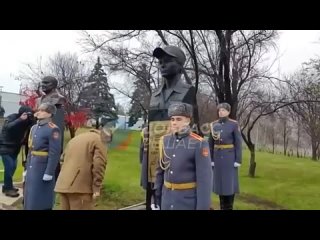 free в донецке в день ракетных войск и артиллерии открыли памятник корсе командиру дивизиона реактивной артиллерии нм днр hd