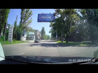 free по проспекту летели машины и ракеты обычная такая поездка по проспекту панфилова в донецке сперва всё безоблачно но hd