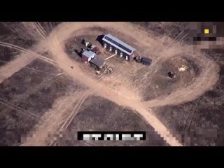 free хохлы разместили видео поражения учебного центра по подготое наших бойцов hd
