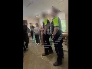 free молодые схватил третьеклассницу и попытался секс в лесу неподалеку от школы во владивостоке все случилось в hd