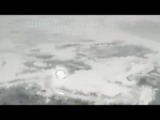 free на левом берегу днепра наша авиация продолжает оказывать бомбовый прессинг даже несмотря на туман украинским hd
