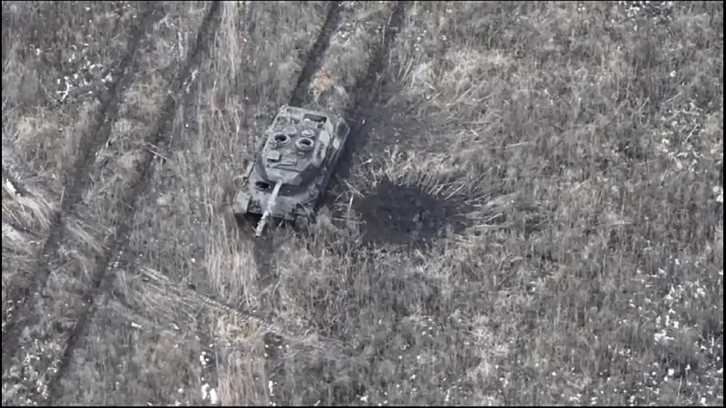free украинский экипаж танка leopard 1a5 dk очень глупо теряет свой танк просто выехав в чистое поле и начав стрелять hd