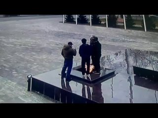 free на ставрополье мигранты запрыгнули на вечный огонь и пытались его потушить снимая всё на видео hd