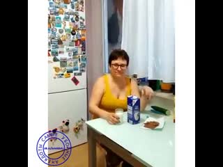 free жена говорит что молоко с шоколадом полезно для иммунитета hd