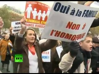 free в париже femen надавали по заднице не все видать там стали толерастами и пидорами hd