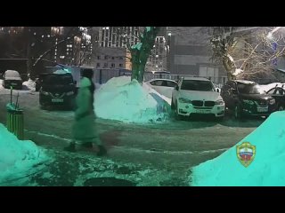 free банда в москве девушка знакомилась с мужчинами на улице а после на них напал её муж жертв избивали и грабили hd