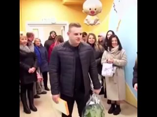 free первая и самая трогательная встреча папочки и маленького ангелочка hd
