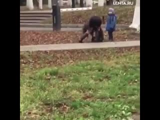 free мамаша надралась и пошла гулять со своим сынишкой hd