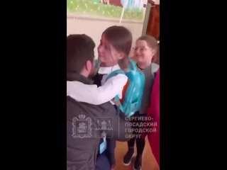 free отец пришел к дочери в школу вернувшись из зоны сво hd