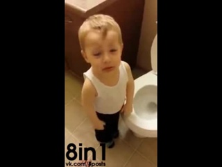 free мальчик хоронит рыбку в унитазе и плачет по ней heartbreaking moment little boy gives his pet goldfish an emotional hd