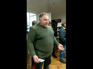 free атошники приехали на фабрику ёлочных игрушек где выпускали шары с символикой армии рф hd