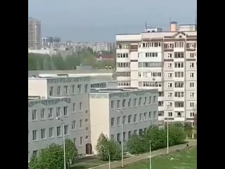 free школьники выпрыгивают из окон казанской школы на видео слышна стрельба казань 18 hd