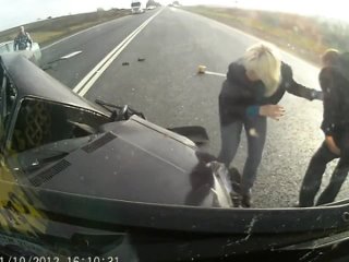 free страшная авария с удачным концом видеорегистратор ахренеть слабонерным не смотреть очень сильная авария страшная hd