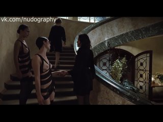 free сиськи мирры фолкс mirrah foulkes и другие обнажённые девушки в фильме спящая красавица sleeping beauty 2011 джулия hd