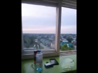 free местная школота бухает по подъездам в брянске и хамит жильцам под камеру hd