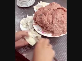 free девушка творит чудеса скоростная лепка китайских пельменей крутое видео шок супер рецепт hd