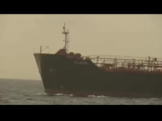 free сопровождение пятого нефтяного танкера из ирана кораблем вмс венесуэлы в исключительной экономической зоне страны hd