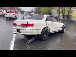 free в районе проспекта 100 летия владивостока 30 водитель за рулём toyota mark ll не справился с управлением и въехал в hd