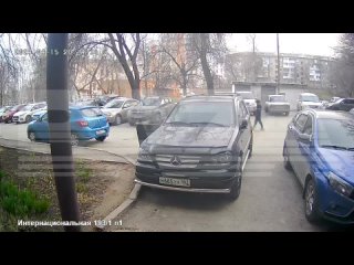 free в уфе школьная учительница спасла девочку от мужчины напавшего на неё в подъезде вскоре преступник напал на ещё одну hd